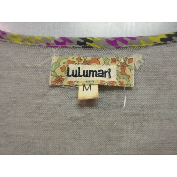 Luminari top button front with lace hem size medium - Picture 6 of 6